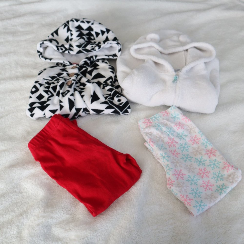 Bundle of 2 Carter's Outfits